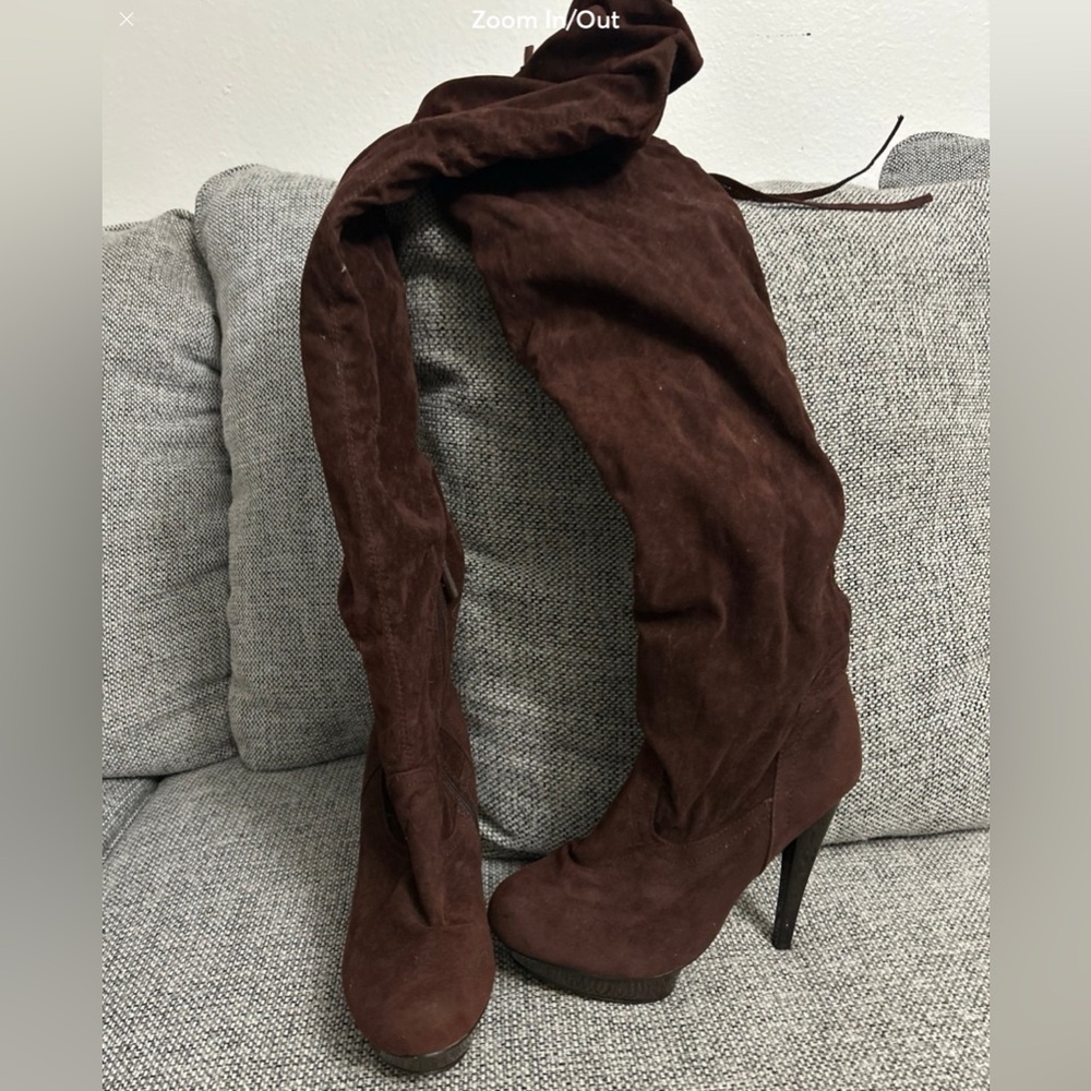 Fahrenheit women's Brown Suede thigh High Heel Boots size 8